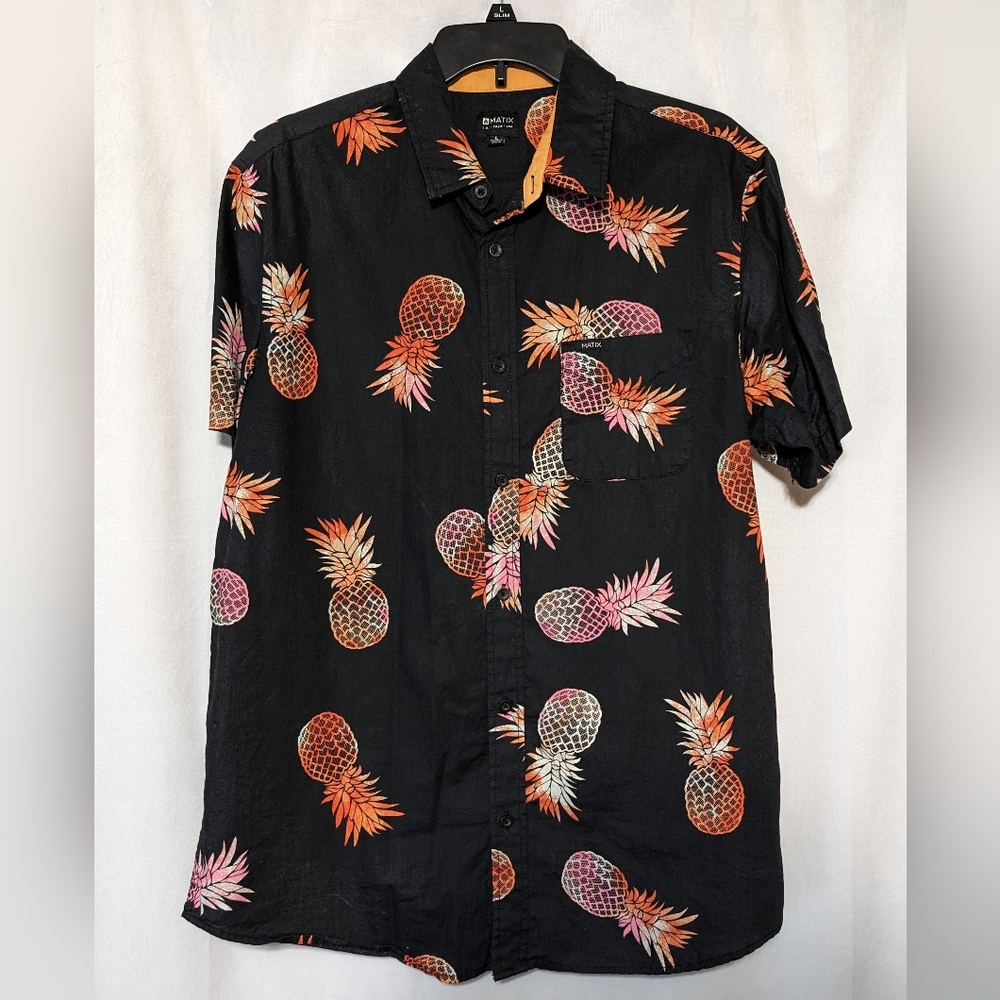 ☘️Matix Black Short Sleeve Button Down Shirt- Pineapple Design Large 100% Cotton